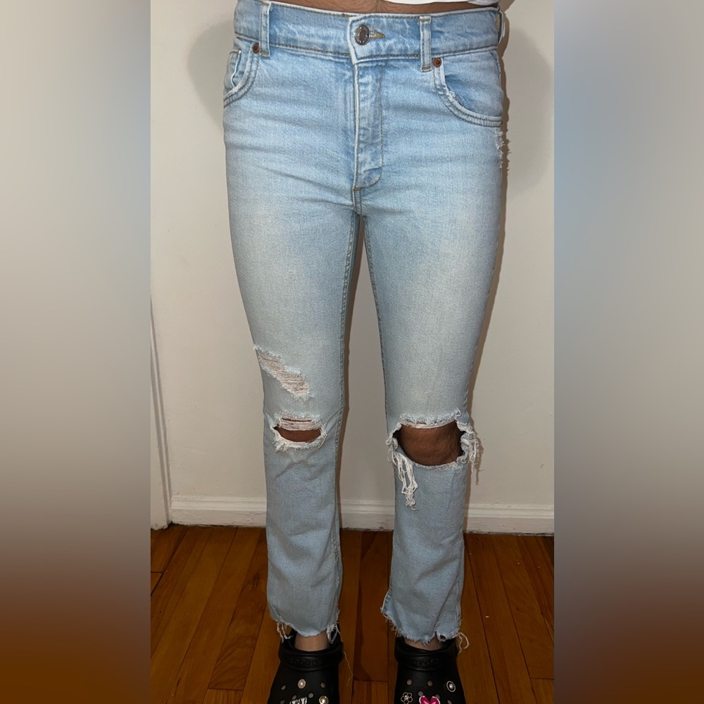 Zara kids ripped lightwash size 13-14.